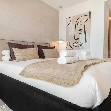 Apartment Ideal Coastal Retreat With Terrace & Gym By Rems