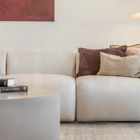 Ideal Coastal Retreat With Terrace & Gym By Rems Apartment