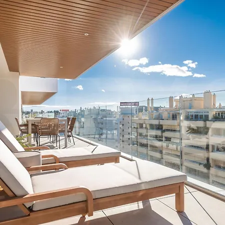 Ideal Coastal Retreat With Terrace & Gym By Rems Apartment *