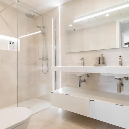 Ideal Coastal Retreat With Terrace & Gym By Rems Apartment Fuengirola