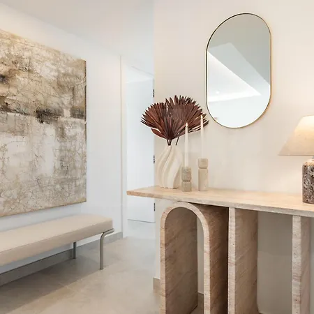 Ideal Coastal Retreat With Terrace & Gym By Rems